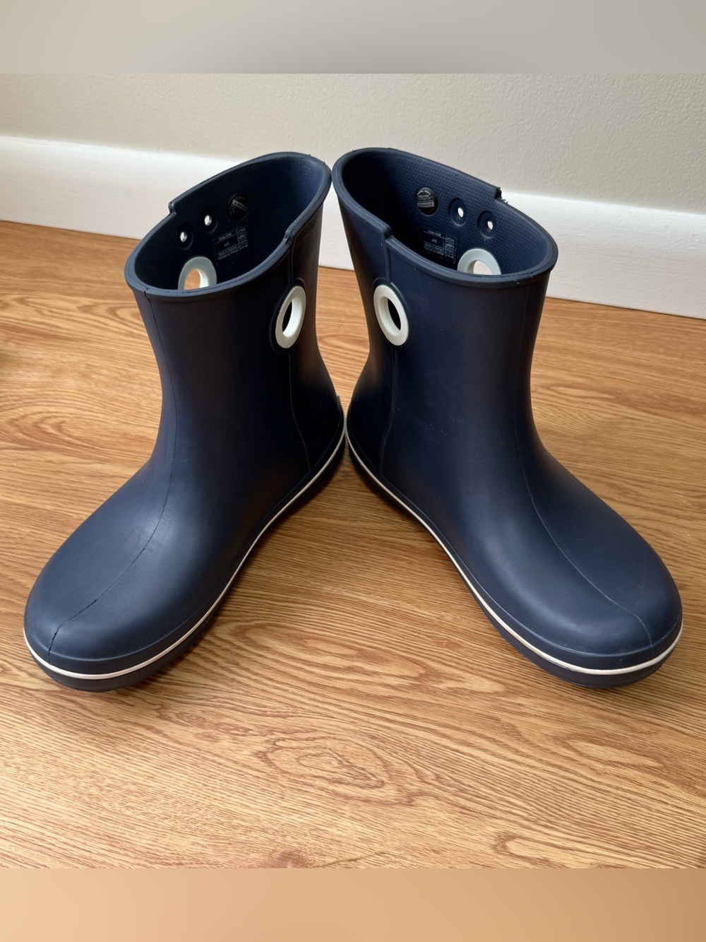 Crocs Women’s Navy & White Waterproof Rain Boots - Picture 5 of 7